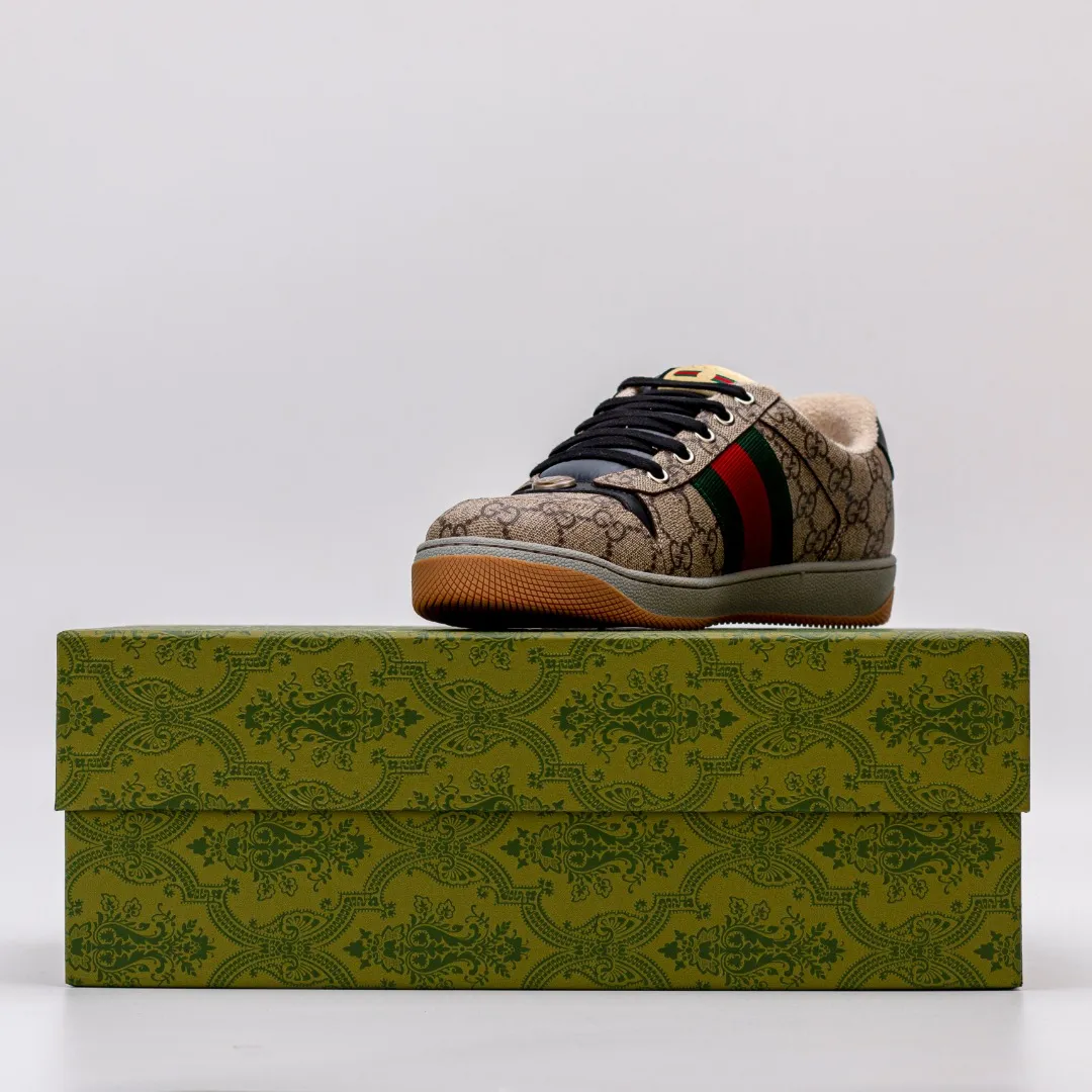 Factory price 580 [Higher version] GUCCI casual sports distressed small dirty shoes, polished cowhide fabric, hand-made distressed effect!  Original terry cloth, delicate, soft, comfortable and breathable. Privately molded steel-stamped two-color original TPU outsole (lower layer is wider, upper layer is narrower) to differentiate the wrong version of the outsole in the market. Fabric, material, outsole, detail comparison SIZE: 34-41, 38-45 regular size (women's 34, 41, men's 38, 45 customized, non-returnable and non-exchangeable) (women's colors and men's models need to be customized)